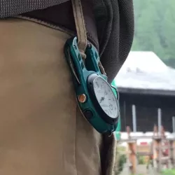 Outdoor Uhr mit Multitool - orange