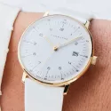 Junghans MAX BILL 33 Quartzuhr vergoldet weiss Zahlen Leder