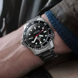 SWISS MILITARY Solar Sportuhr 43 Edelstahl schwarz MB