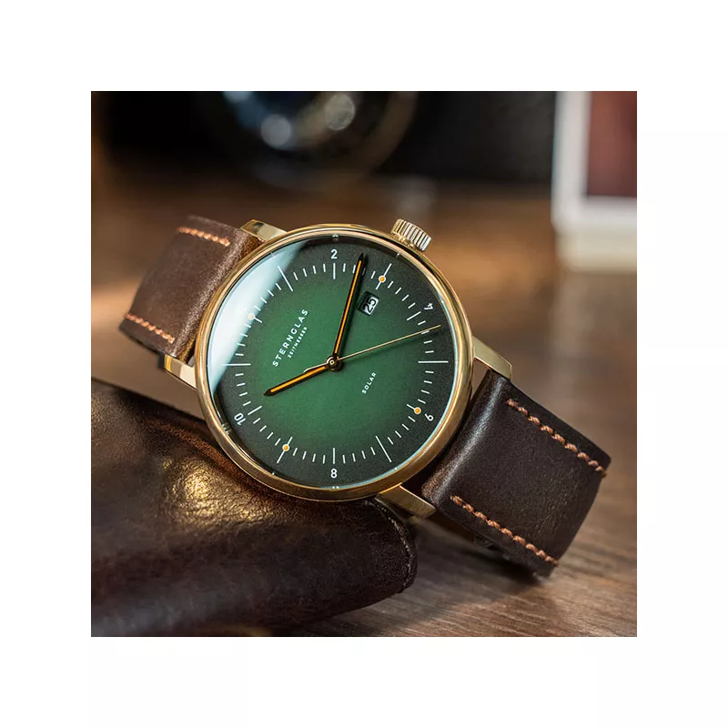 STERNGLAS Naos 38 Solaruhr grün vergoldet Bridle braun
