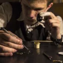 AMS Pendeluhr mechanische Wanduhr römisch silber