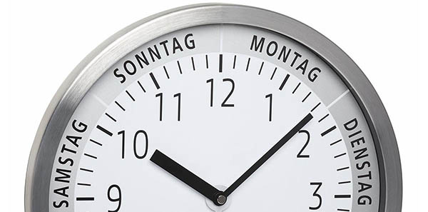 Horloge murale avec affichage du jour